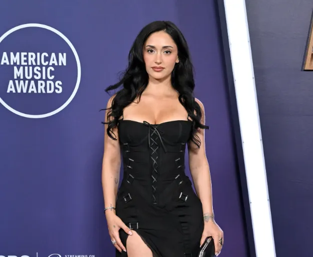Leah Kateb Age, Bio, Net Worth 2026, Career, Boyfriend & Lifestyle