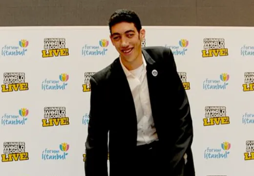 Sultan Kösen Height The Life, Legacy, and Record-Breaking Journey of the World’s Tallest Man
