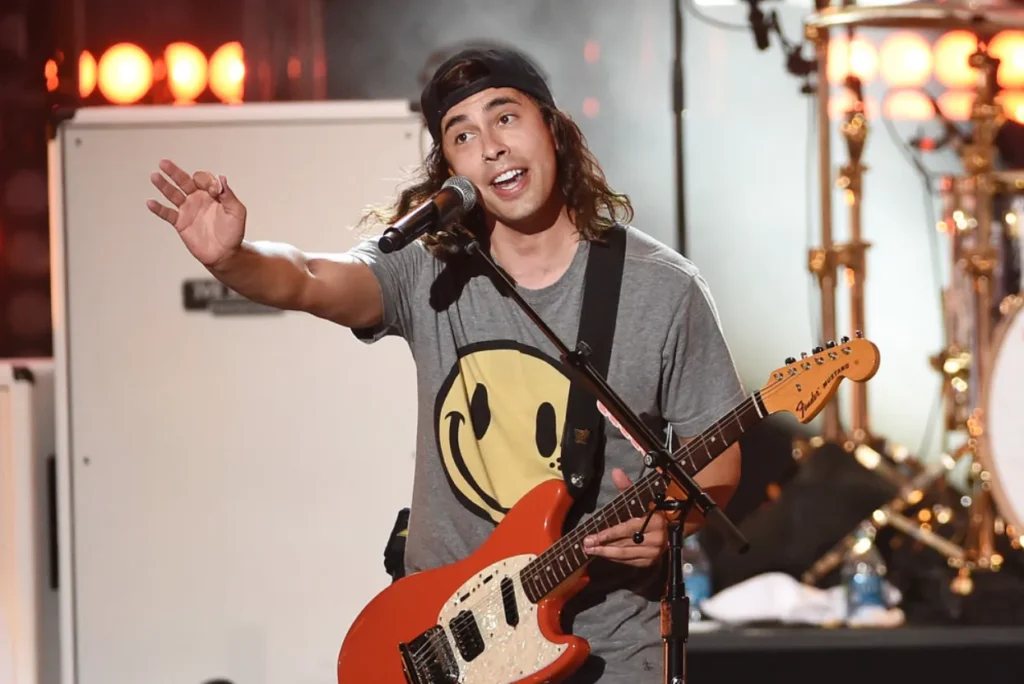 Vic Fuentes Height, Biography, Net Worth 2026, Career, Lifestyle & More