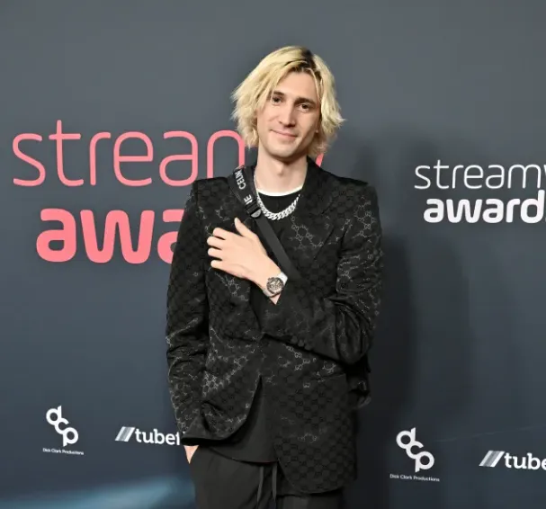 xQc Height Everything You Need to Know About Félix “xQc” Lengyel