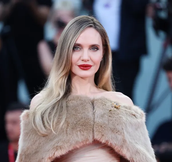 Angelina Jolie Height Stunning Facts You Didn’t Know
